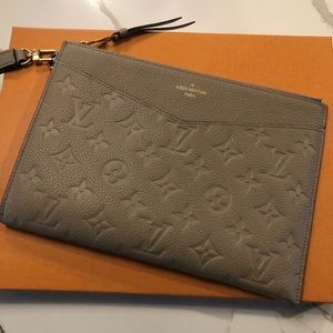 Louis Vuitton Wristlet Clutch~Pochette Melanie MM Empreinte Leather